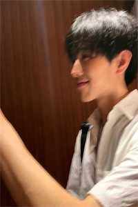 热门作品我女朋友男人