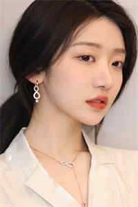 穿越后，资本闺女在乡下捡了一条龙脉全文章节