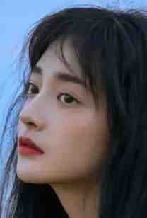 畅销书籍新婚夜，总裁逼我给白月光下跪