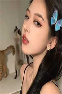 穿到白粥姐被收养前，这养女我来当畅销书籍