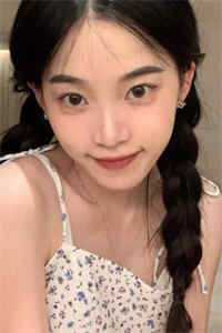 长篇小说睁眼八零夜，娇美村花靠美食暴富