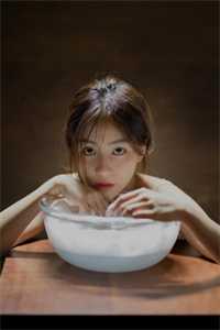 畅销书目八零军婚：高冷同志成了黏人精