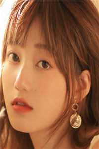 重生后，我靠氪金云养未来女帝后续 全文