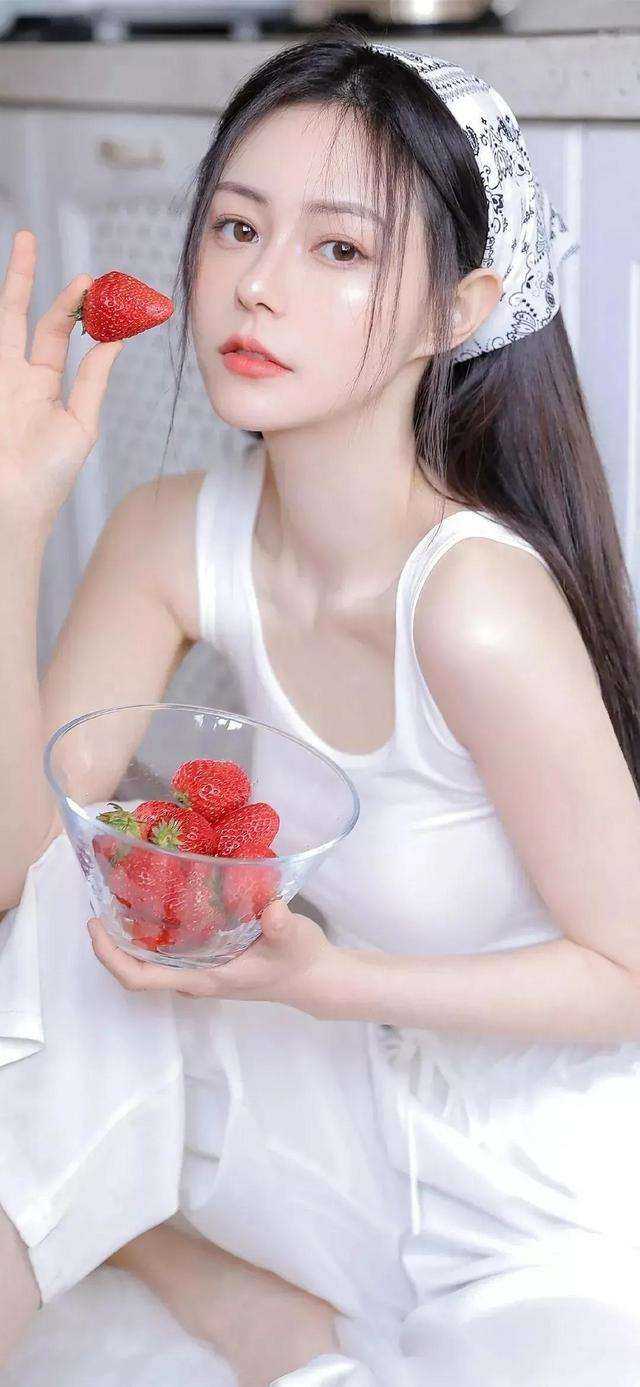 影后老婆领奖时，女儿和我身死的新闻冲上了热搜周颖秦旭最新章节