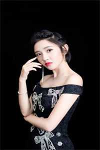 她是爽文女主