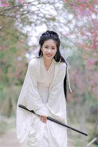 新婚夜，老公把我和伴郎团锁在婚房里全集